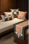 PEGASUS desenli Masa Runner. 45 x 145 cm 1 Adet Dikişli Runner 1 ADET ( PEGASUS R1 )